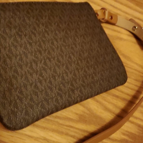 Michael Kors Belt Bag - Picture 5 of 12